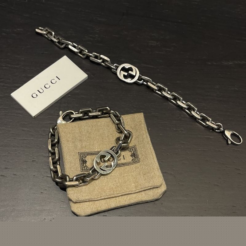 G*u*i bracelets